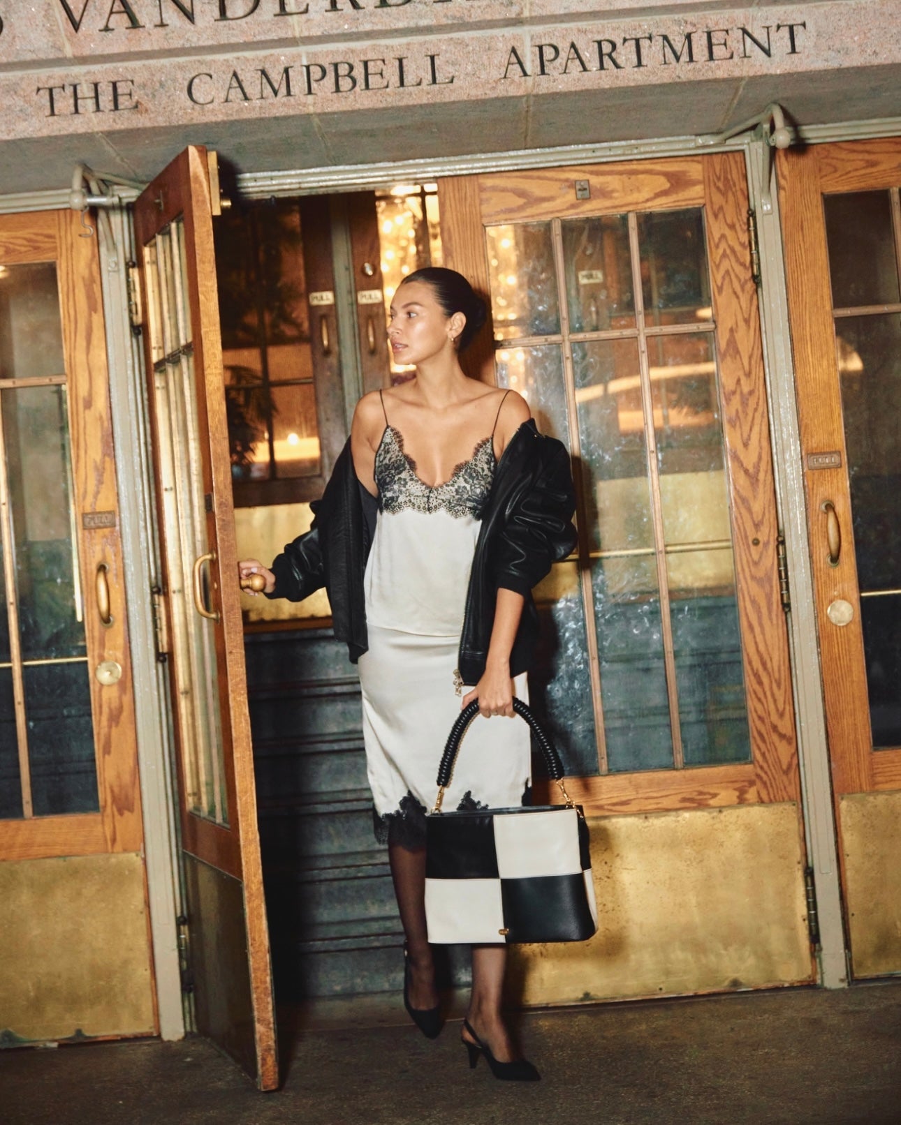 GIGI BLACK &amp; WHITE